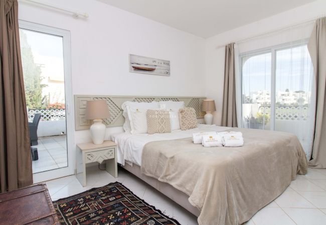 Apartment in Albufeira - Apartamento Luna  Balaia Golf View -By D´alma Port